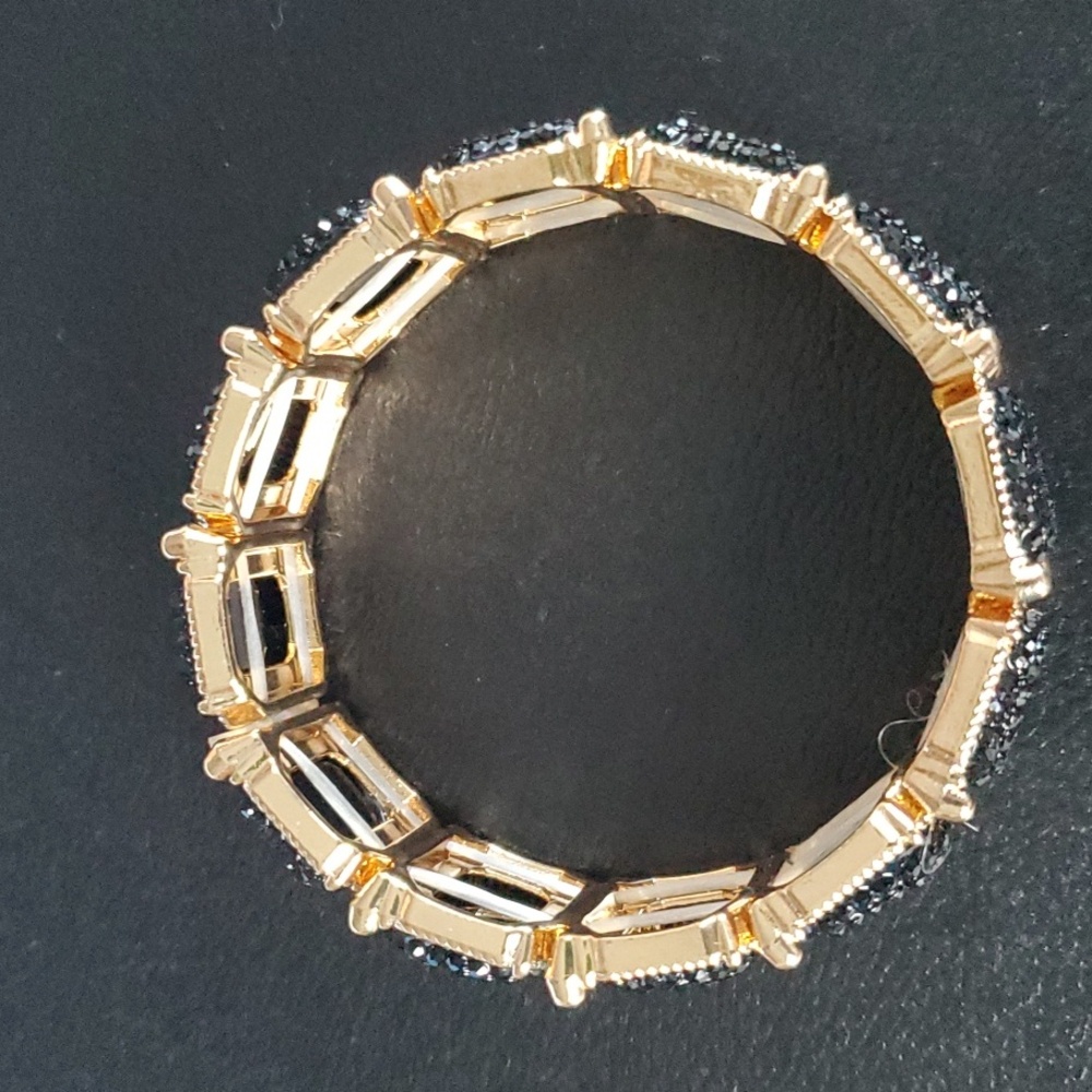 Bracelet w/ Rectangular Panels Set In A Gold Tone Frame Filled With Texture Blac - Picture 2 of 3